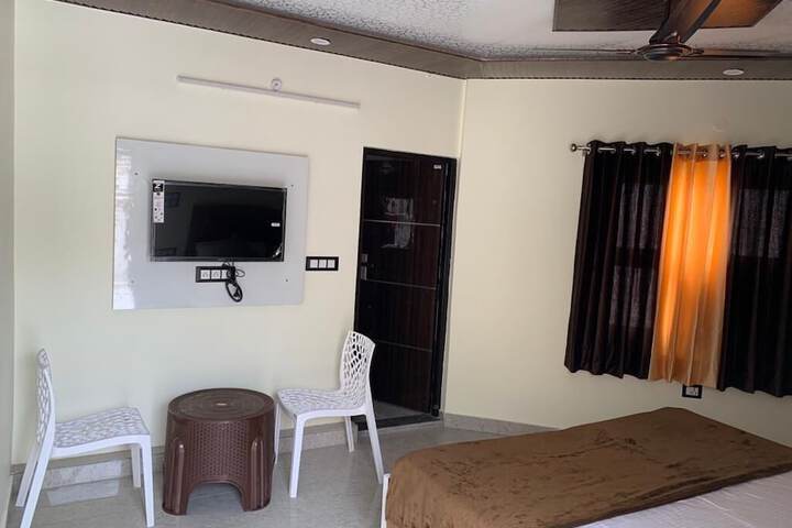 Room 6 of 11