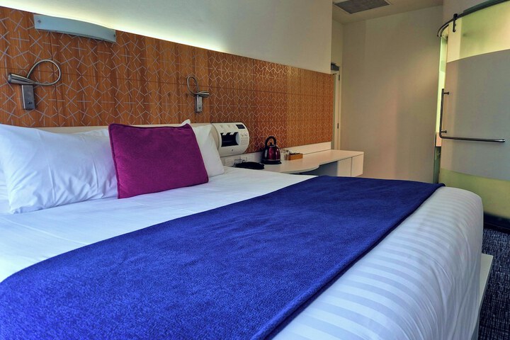 Room 15 of 92