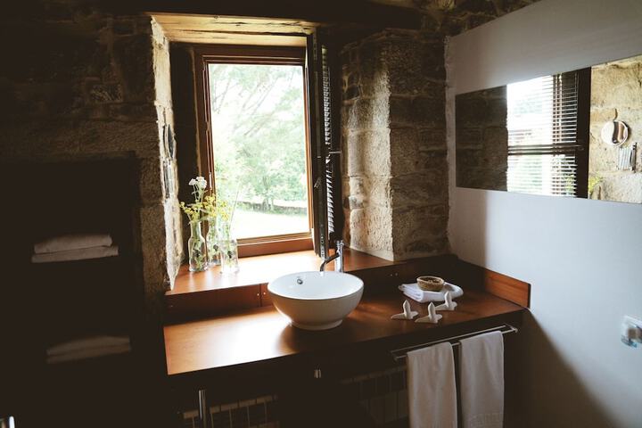 Room 16 of 77