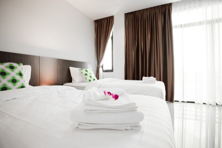 Room 2 of 20