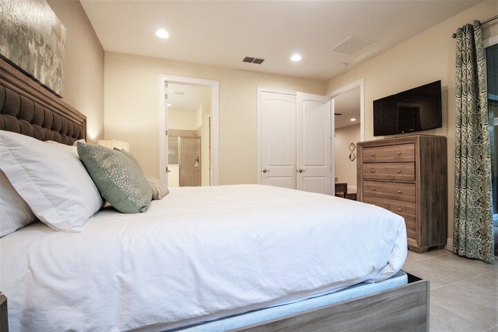 Room 5 of 52