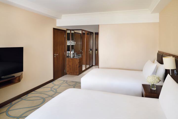 Room 26 of 180