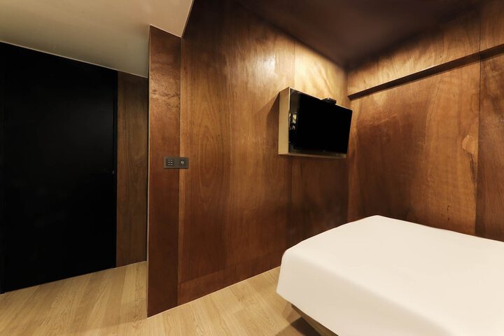 Room 34 of 56