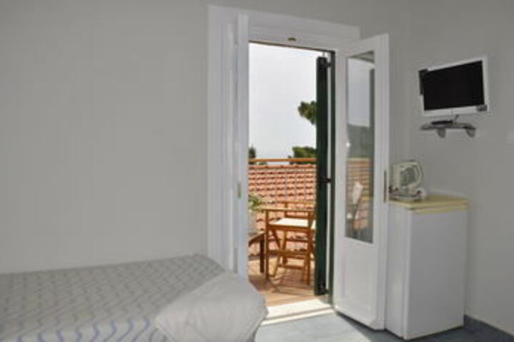 Room 46 of 65