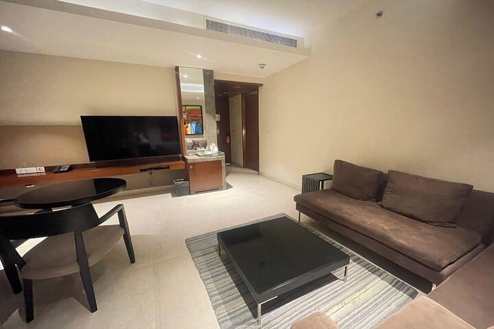 Room 29 of 97