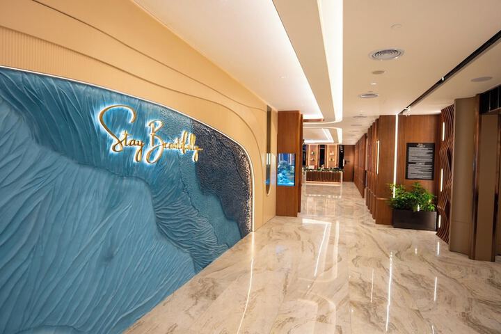 Entrance & Lobby