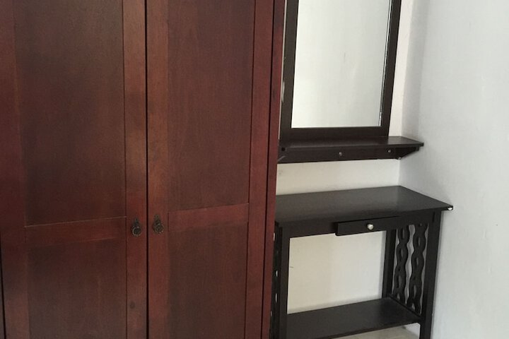 Room 25 of 33