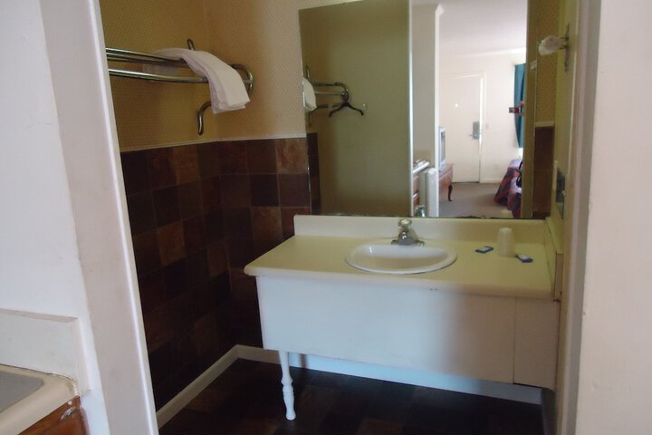 Room 16 of 20