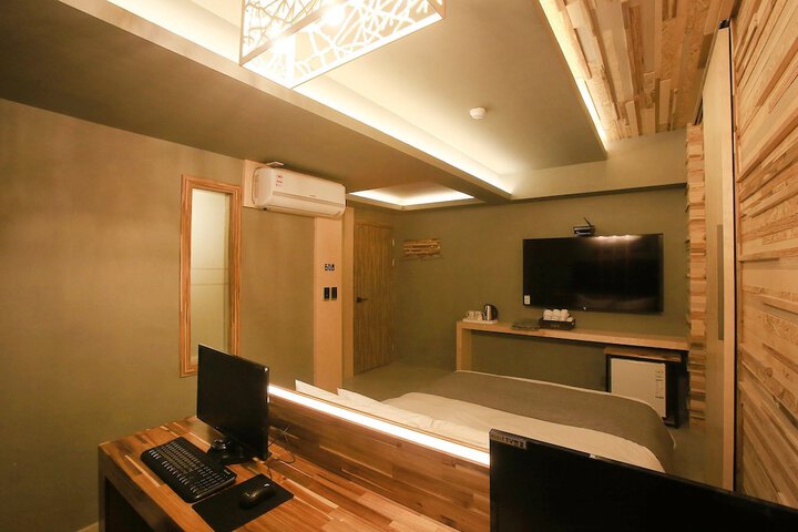 Room 50 of 91