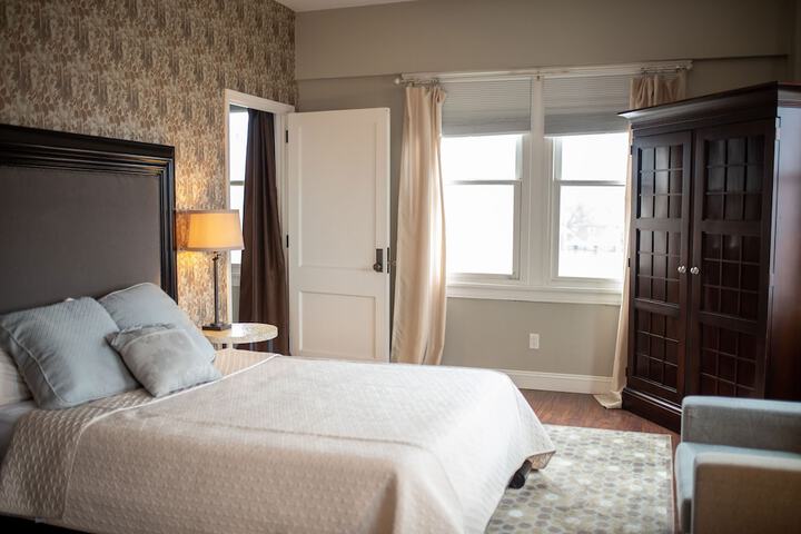 Room 27 of 107