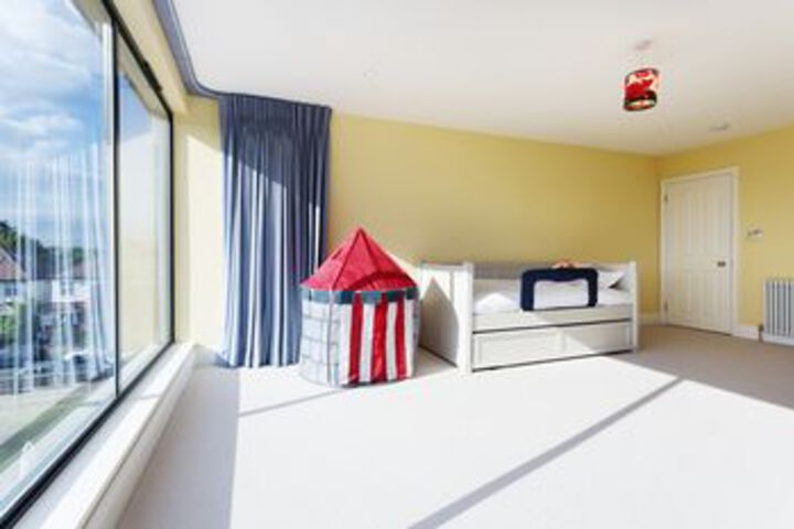 Room 8 of 28