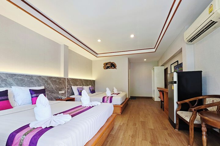 Room 43 of 152