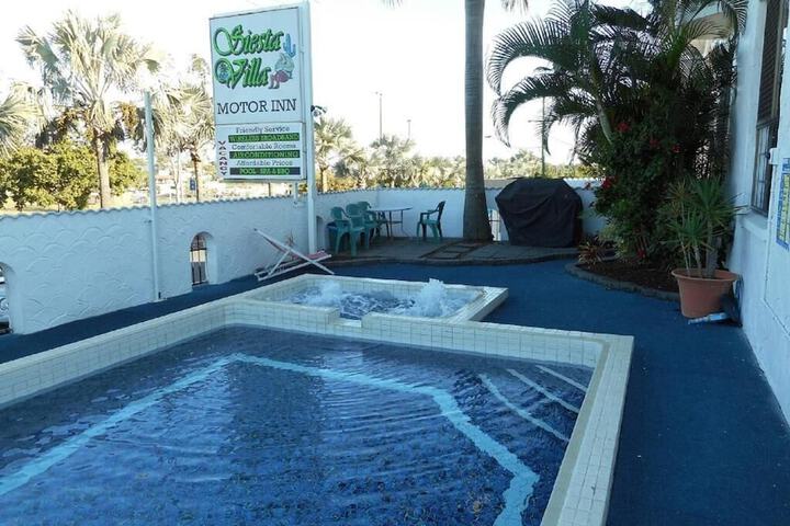 Hotel Pool