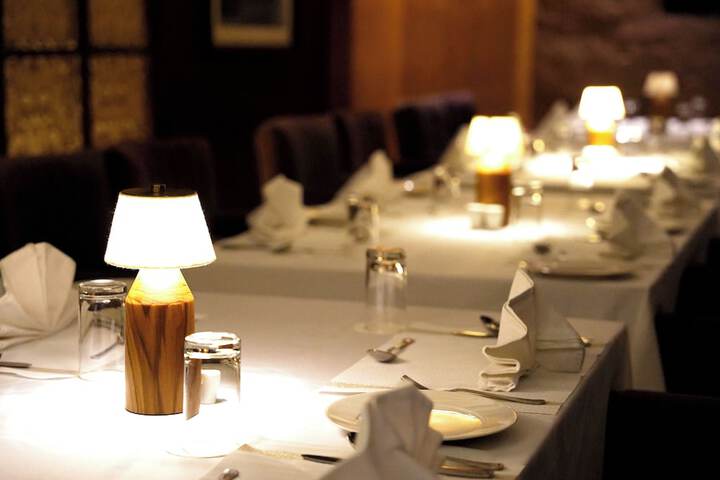 Dining 33 of 52
