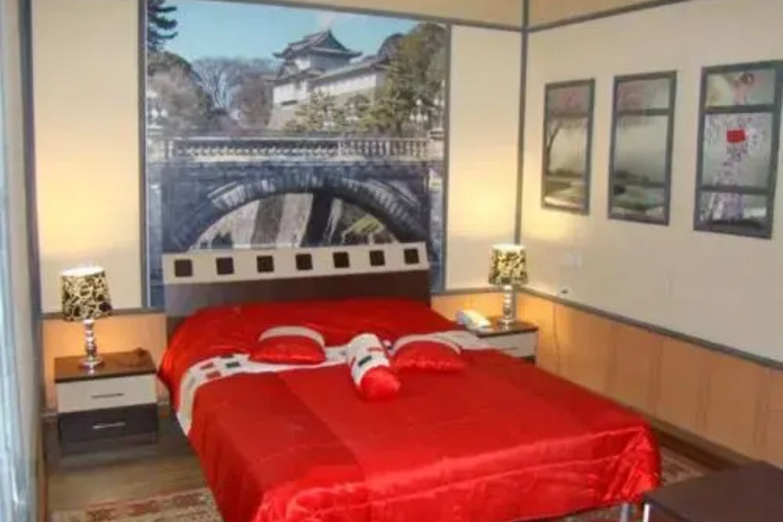 Room 3 of 3