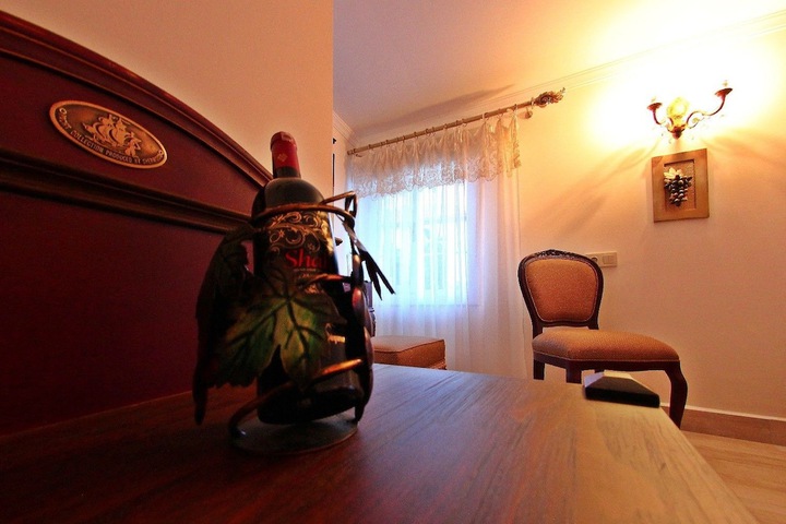 Room 47 of 80