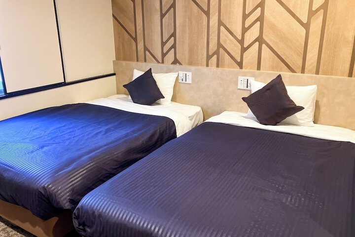 Room 7 of 19