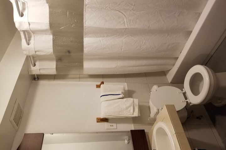 Room 16 of 22
