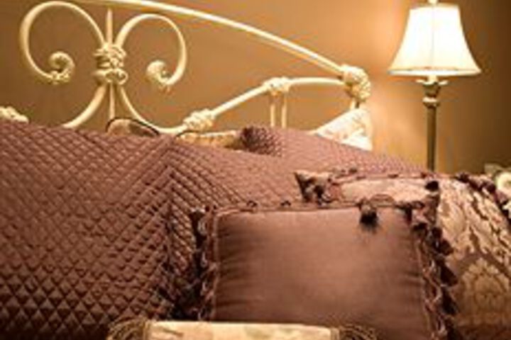 Room 12 of 19
