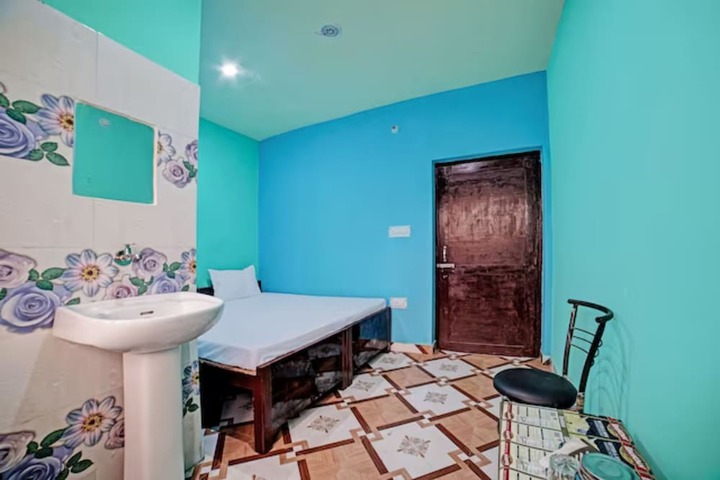Room 9 of 21