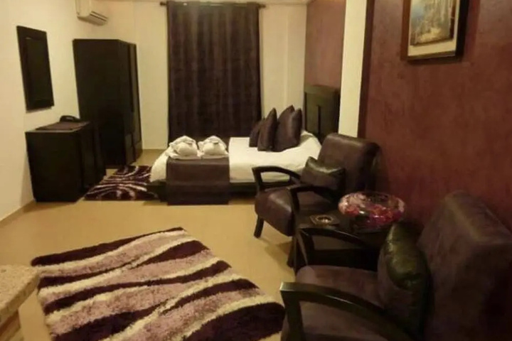Room 4 of 29