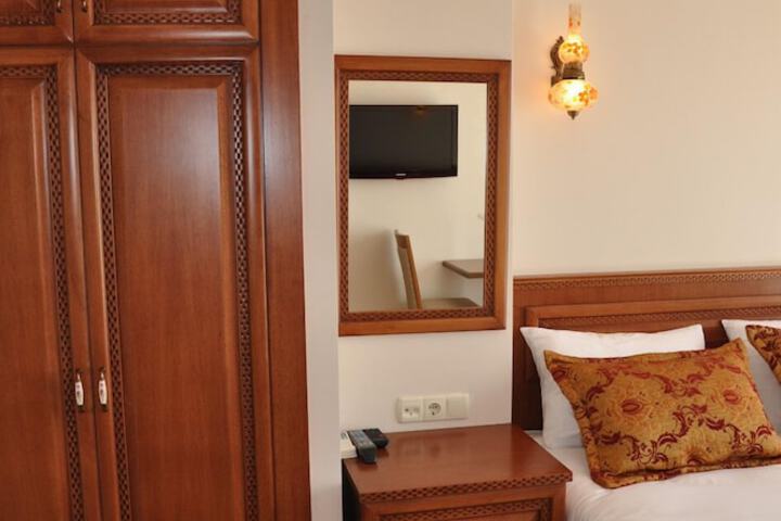 Room 11 of 26