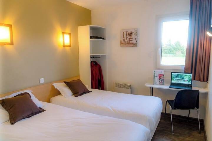 Room 9 of 24