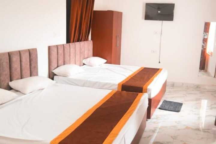 Room 7 of 27