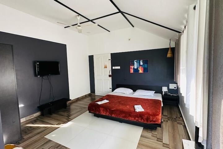 Room 25 of 59