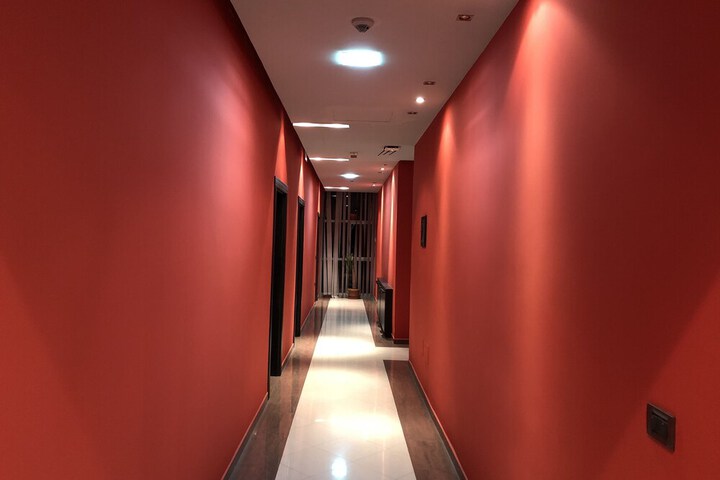 Ballroom/Hall 79 of 98