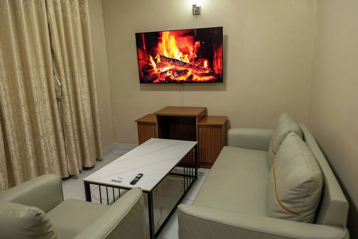 Room 14 of 24