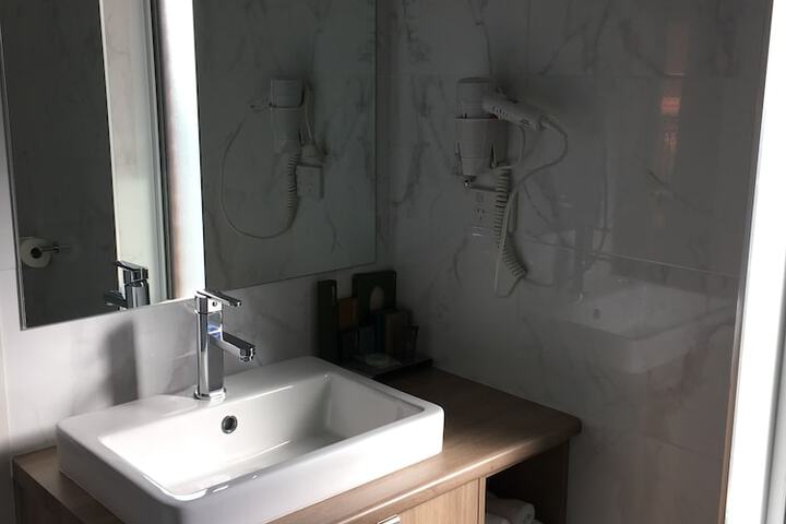 Room 44 of 68