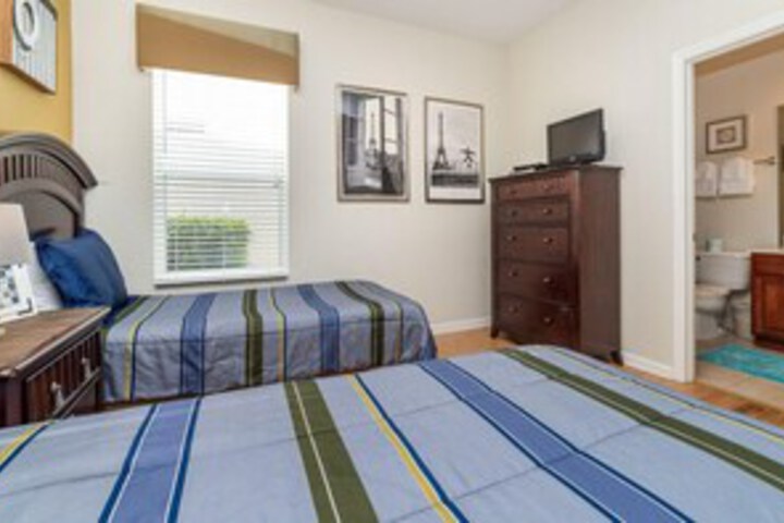 Room 33 of 42