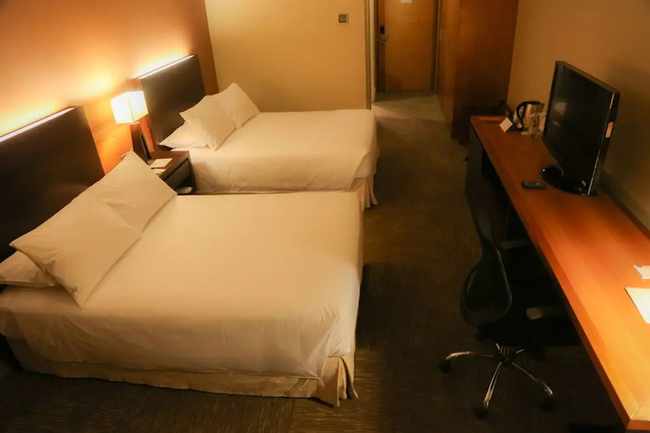 Room 6 of 29