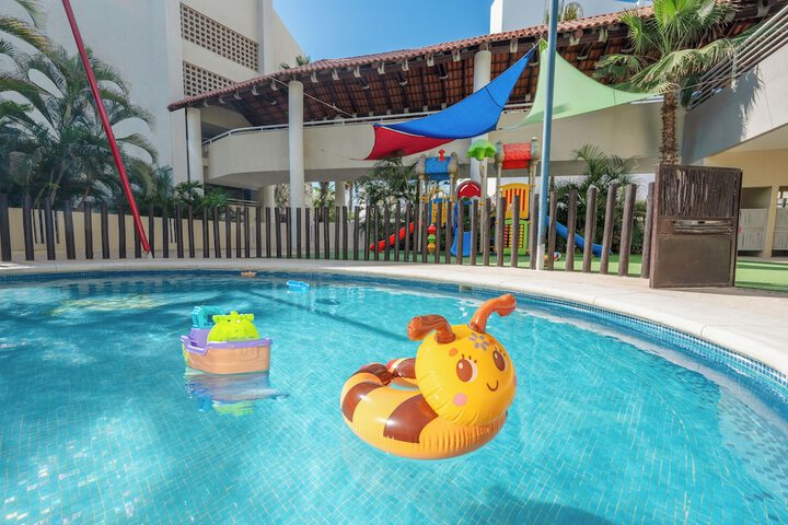 Hotel Pool