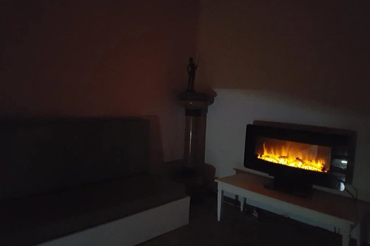 Room 4 of 12