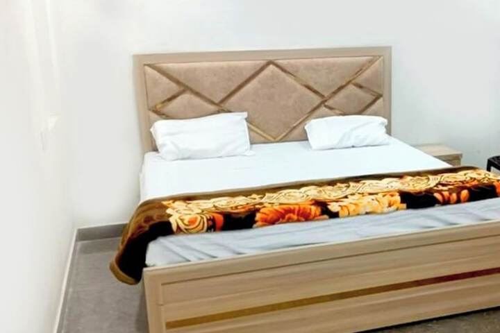 Room 15 of 20