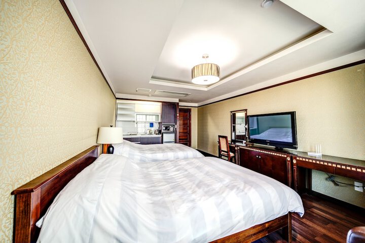 Room 8 of 39