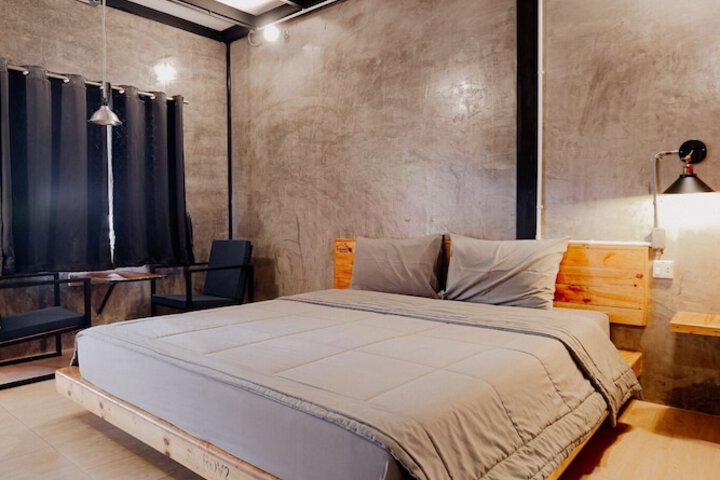 Room 16 of 39