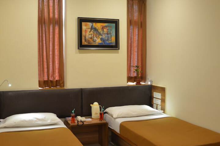 Room 11 of 34