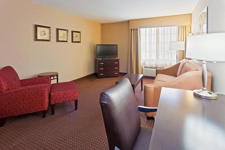 2 Queen Suite (7 of 8)