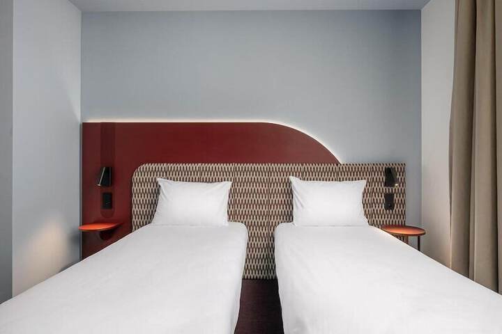 Room 20 of 96