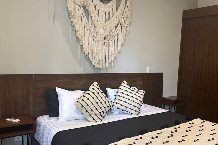 Room 8 of 111