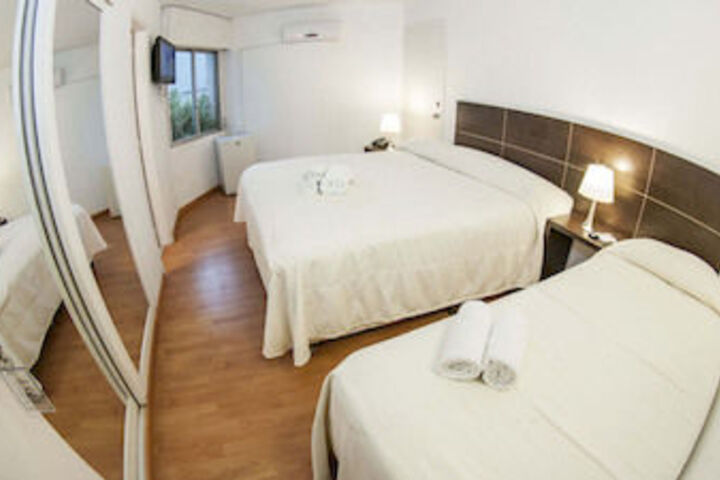 Room 10 of 13