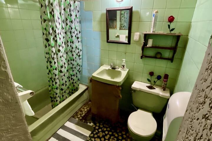 Room 8 of 19