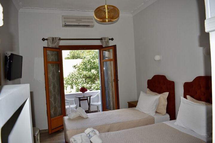 Room 30 of 90