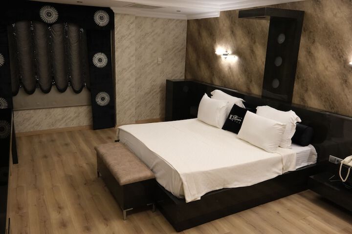 Room 18 of 46