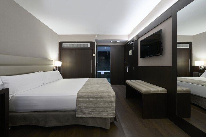 Room 4 of 46