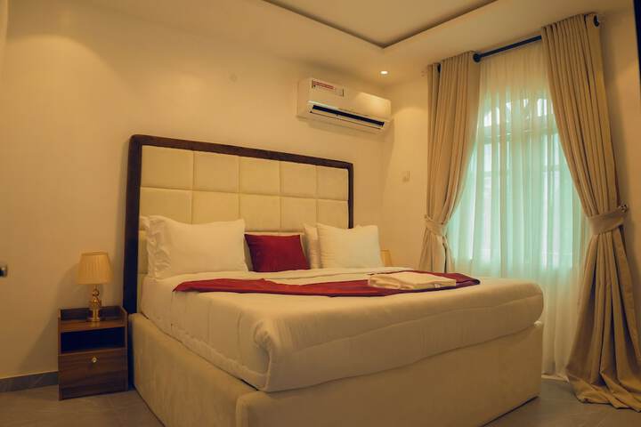 Room 11 of 27