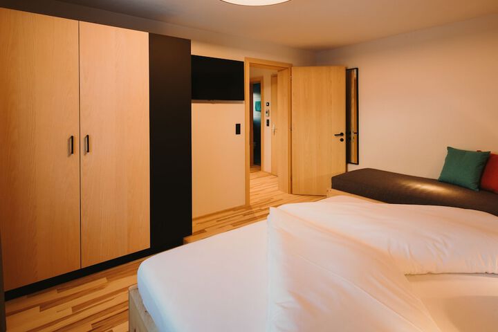 Room 28 of 117